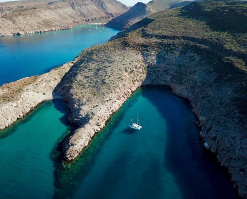 Santana Sailing Sea of Cortez slow sailing cruise at anchor